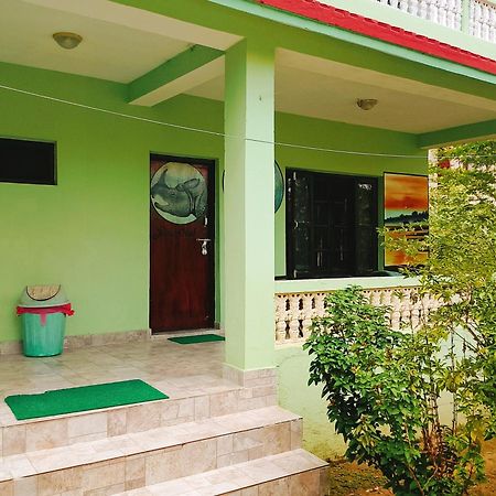 Hotel Rhino Land-Sauraha Family Home Exterior foto