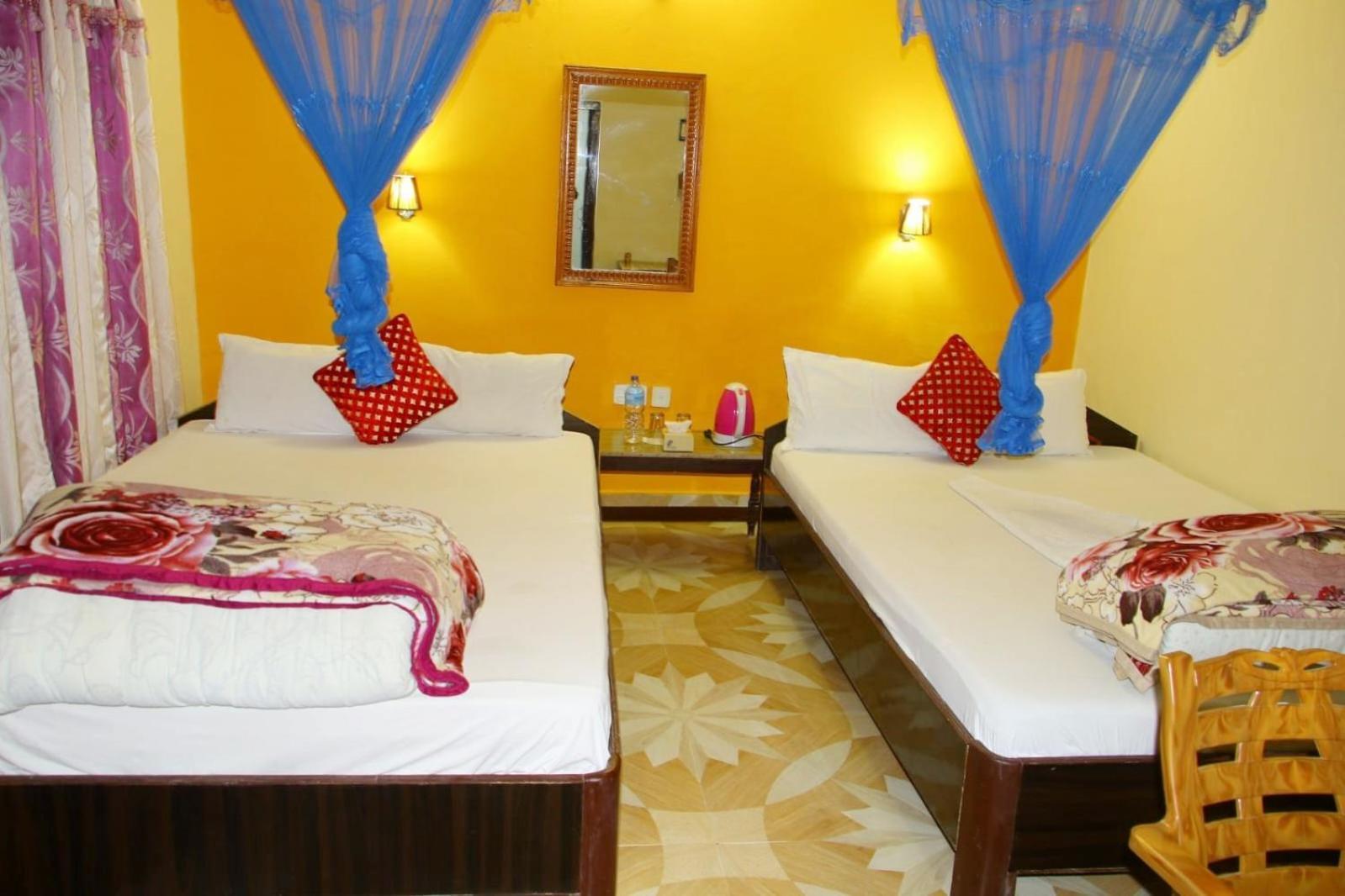 Hotel Rhino Land-Sauraha Family Home Exterior foto